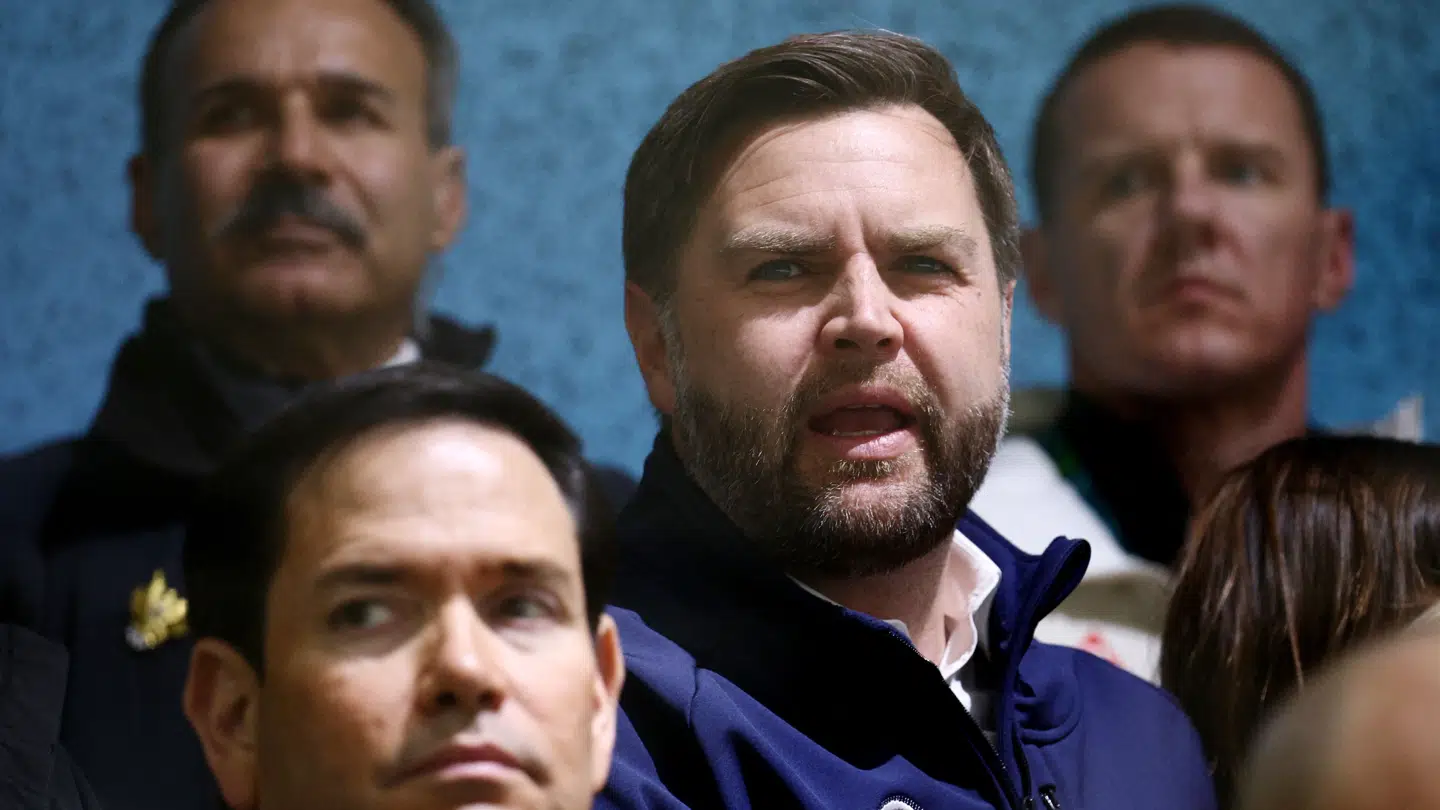 Vance under en ishockey kamp mellem USA og Tjekkiet torsdag.