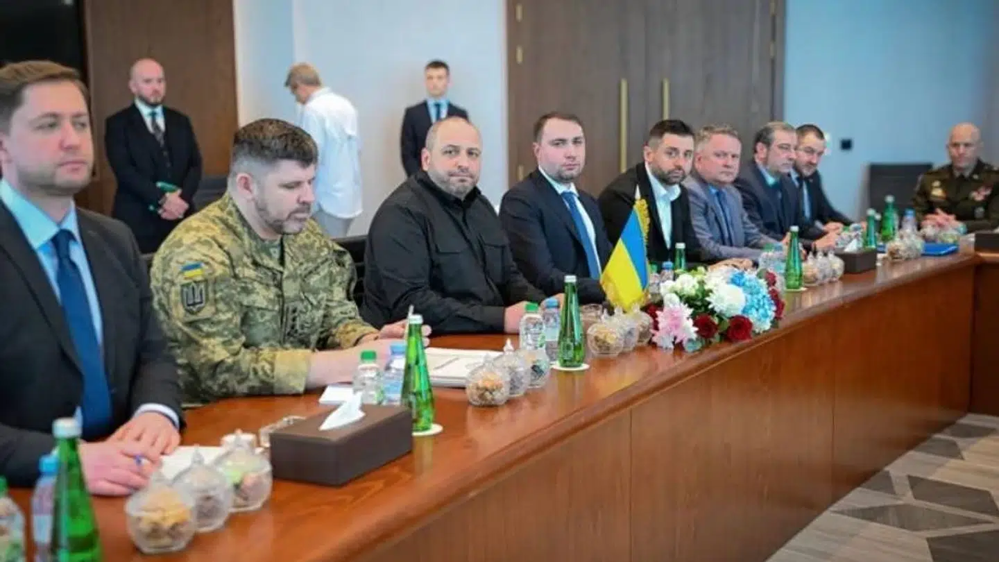 Klædt i sort var det Rustem Umerov, der er Volodymyr Zelenskyjs nationale sikkerhedsrådgiver, der førte an i den ukrainske delegation.