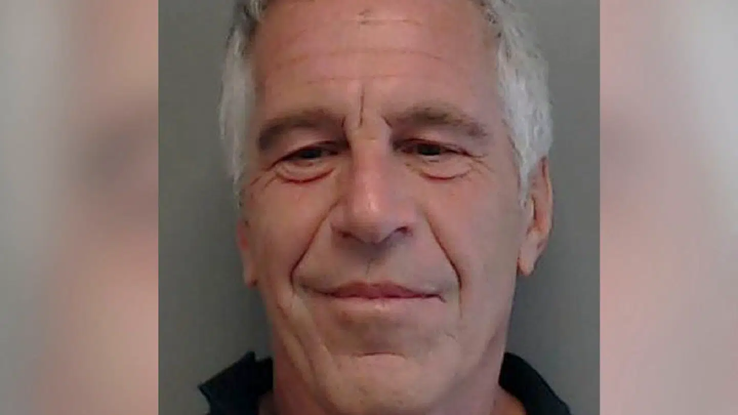 Dødsfaldet af den 66-årige Jeffrey Epstein har affødt konspirationsteorier. Officielt hedder det, at han tog sit eget liv, men andre tror, at han i virkeligheden blev dræbt.