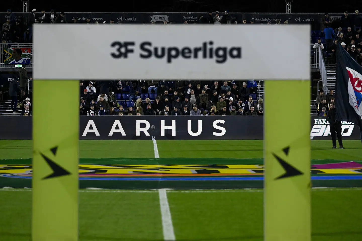 AGF spiller for tiden sine hjemmekamp på et midlertidigt stadion i Vejlby. Billedet her er fra en kamp i november. (Arkivfoto).