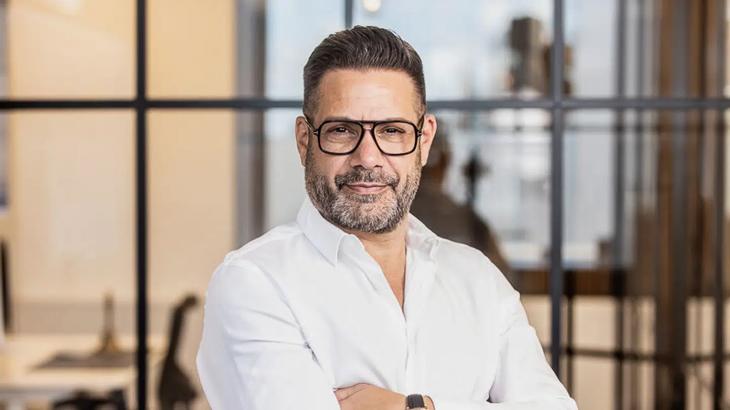 William Atak er ekspert i krisekommunikation, shitstorme og digital branding. Ifølge ham kan tavsheden fra det norske kongehus være skadende.