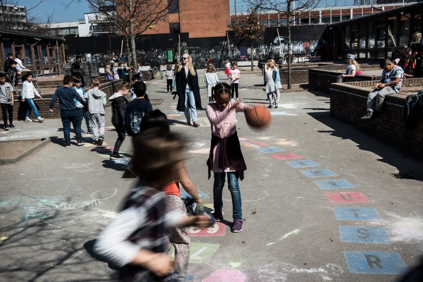 Nogle skoler i København har en høj andel af ansatte, der har angivet at være udsat for fysisk vold – men har stadig ikke bortvist nogen elever. En af dem er Peder Lykke Skolen på Amager. Billedet her er taget i 2018, og eleverne på billedet har således ikke noget med denne historie at gøre.