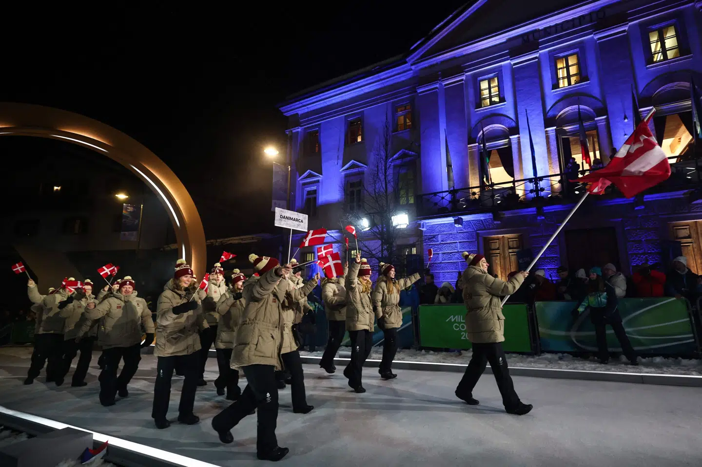 Curlingslandsholdets Denise Dupont bar den danske fane i Cortina, hvor blandt andre de danske deltagere i skeleton, bobslæde og skiskydning også skal i aktion.