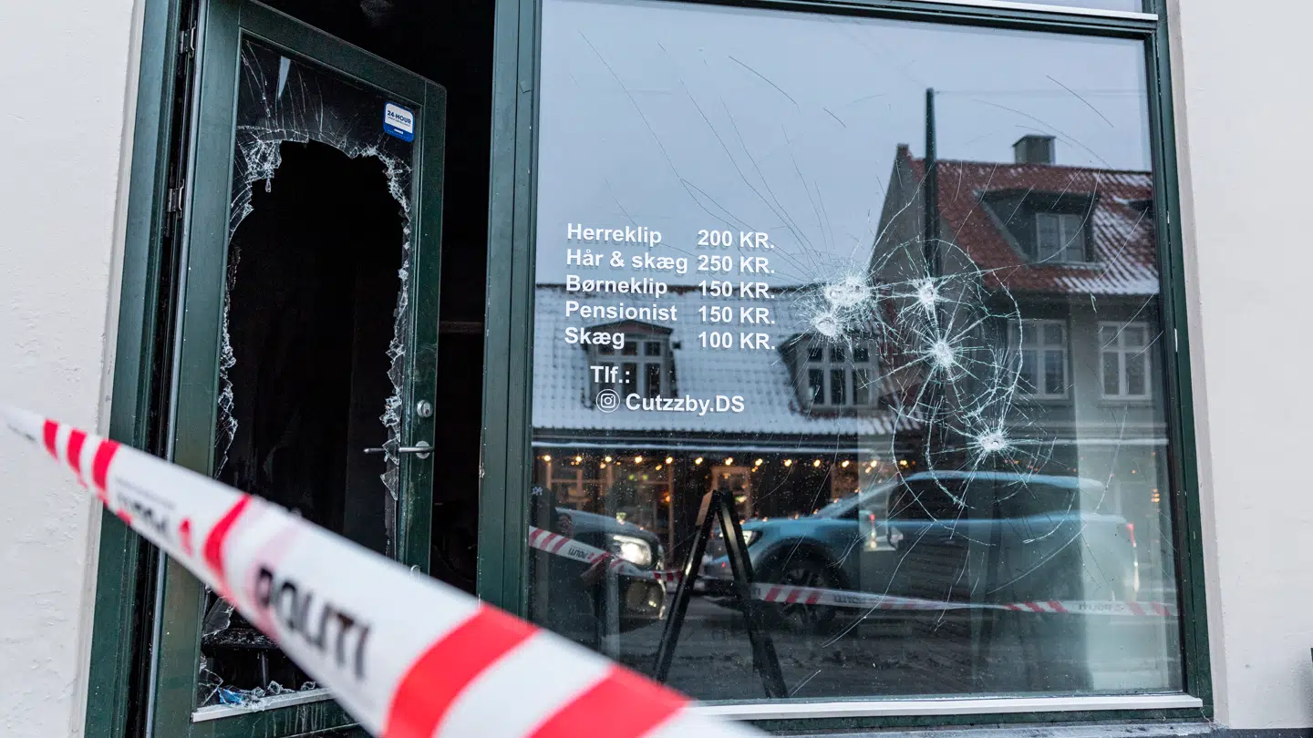 En 17-årig dreng er blevet sigtet for branden.