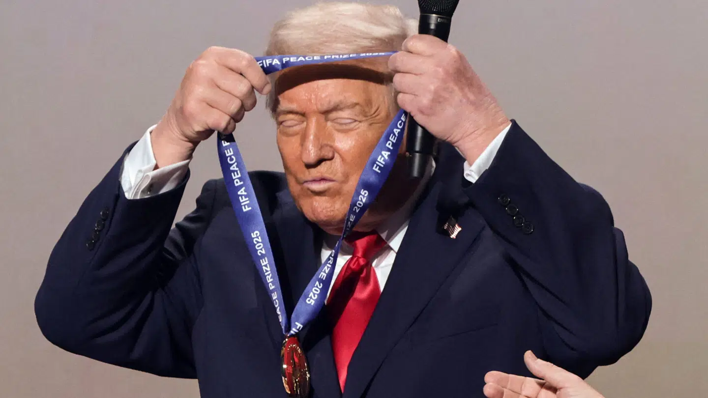 Gianni Infantino er blevet kritiseret for at have lidt for tætte forbindelser til Donald Trump.