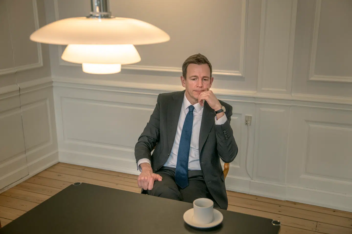 Udlændinge- og integrationsminister Rasmus Stoklund (S) vil skærpe kontrollen med ugandiske landbrugspraktikanter, efter udfordringer med at bekræfte deres dokumenter.