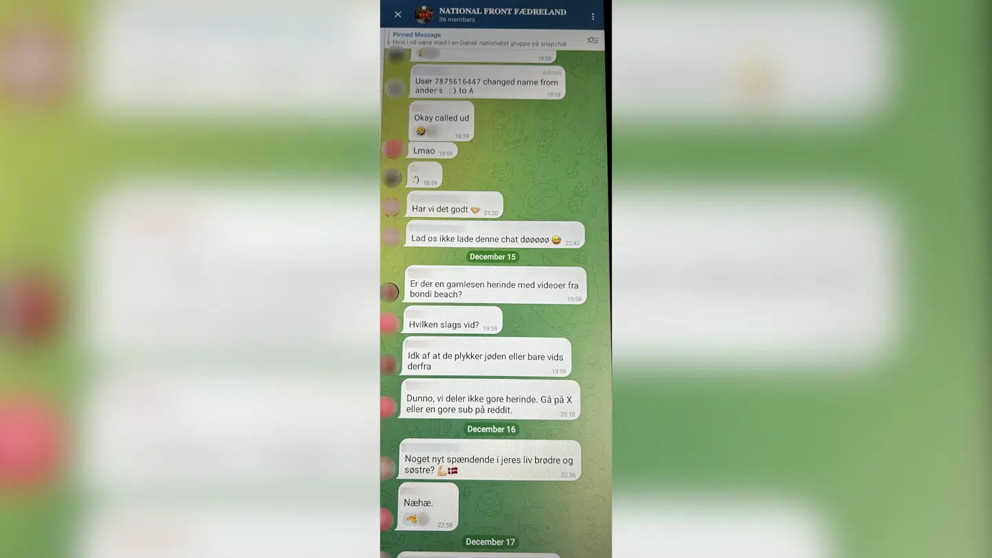 Her ses et medlem af National Front Fædreland, der efterspørger videoer af terrorangrebet i Bondi Beach.