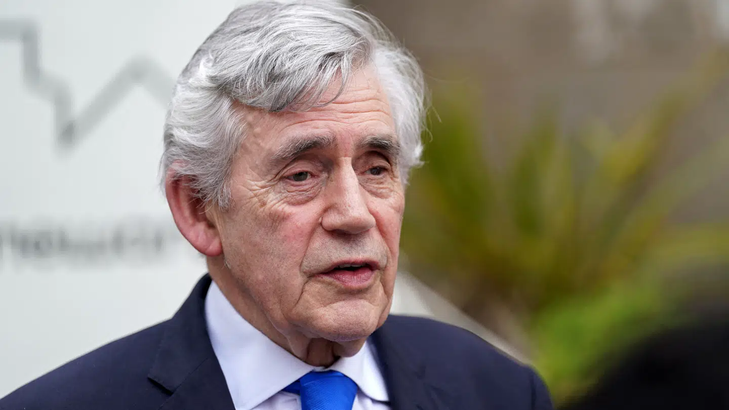 Gordon Brown langer voldsomt ud efter Mandelson.