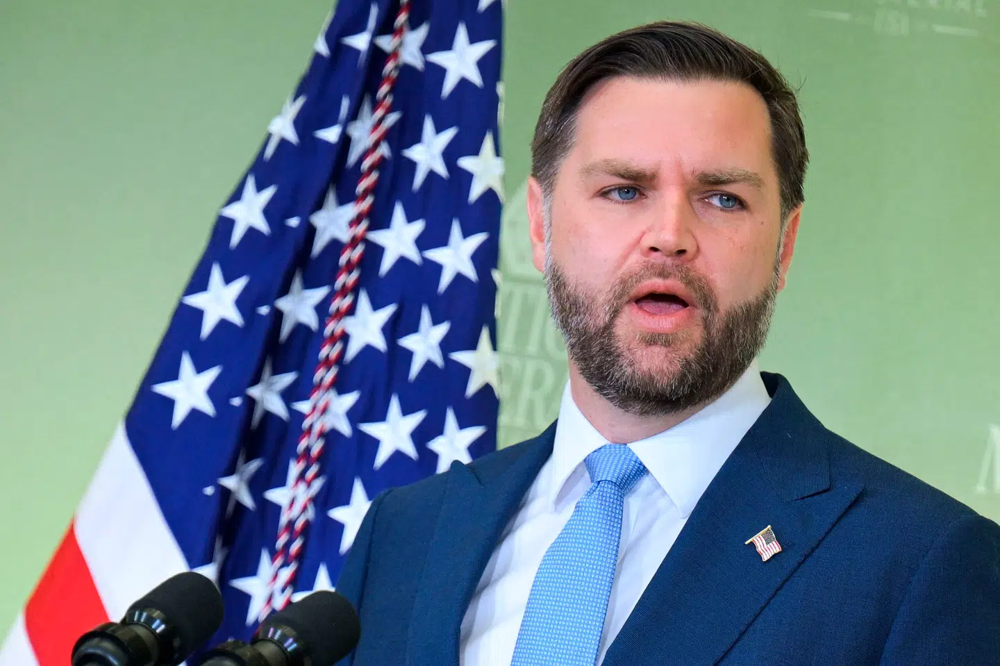 Hvis den anklagede mand bliver dømt for truslerne mod USAs vicepræsident J.D. Vance samt besiddelsen af børneporno, kan han se frem til adskillige år bag tremmer.