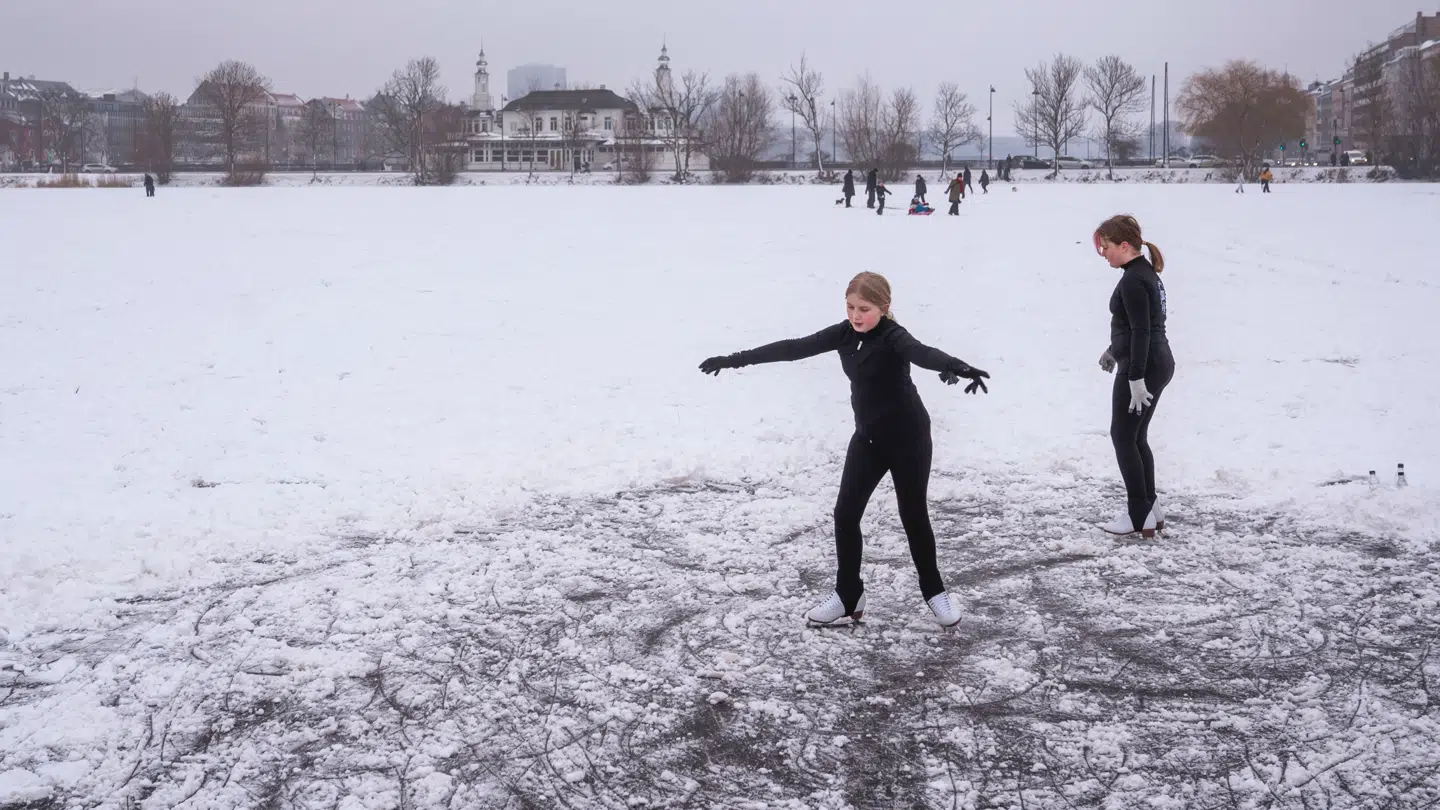 Måske skal du endelig benytte dig af, at du kan komme ud med familierne og have is under føderne.
