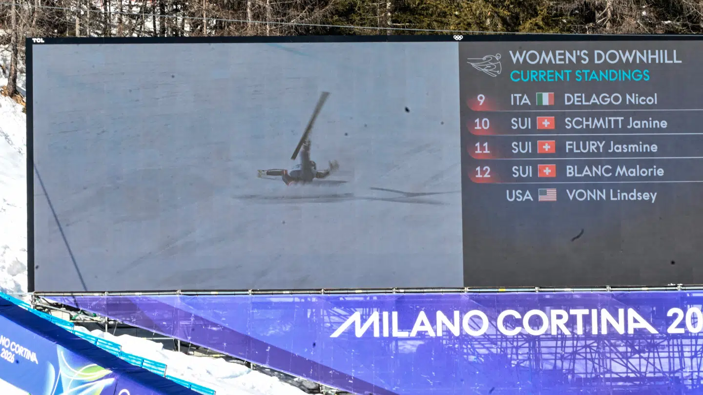 På storskærmen ses her Lindsay Vonns styrt.