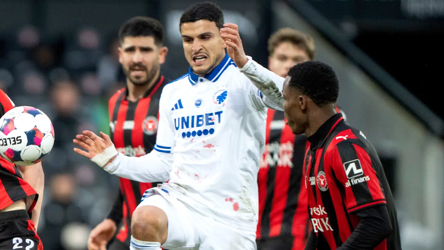 FCK-stjernen Mohamed Elyounoussi havde pludselig trøjen smurt ind i blod.