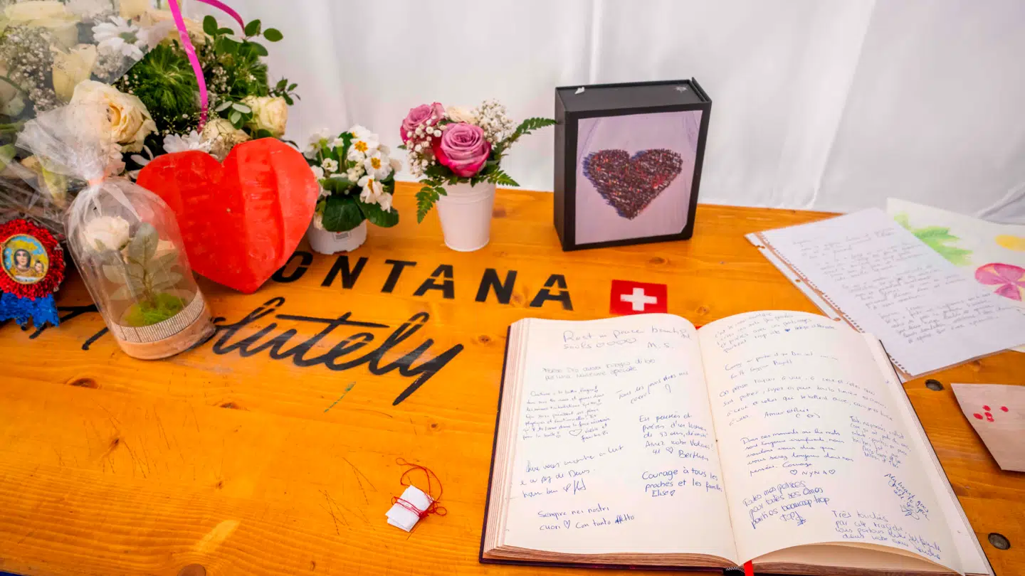 En mindebog er blevet reddet fra flammerne.