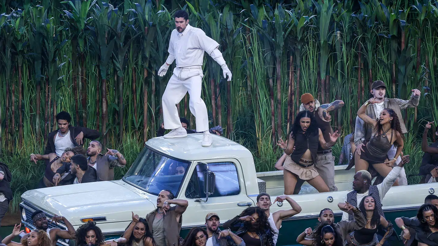 Bad Bunny er født og opvokset i Puerto Rico, som er en del af USA. Puertoricanerne kan ikke stemme ved præsidentvalget – medmindre de er bosat i USA.