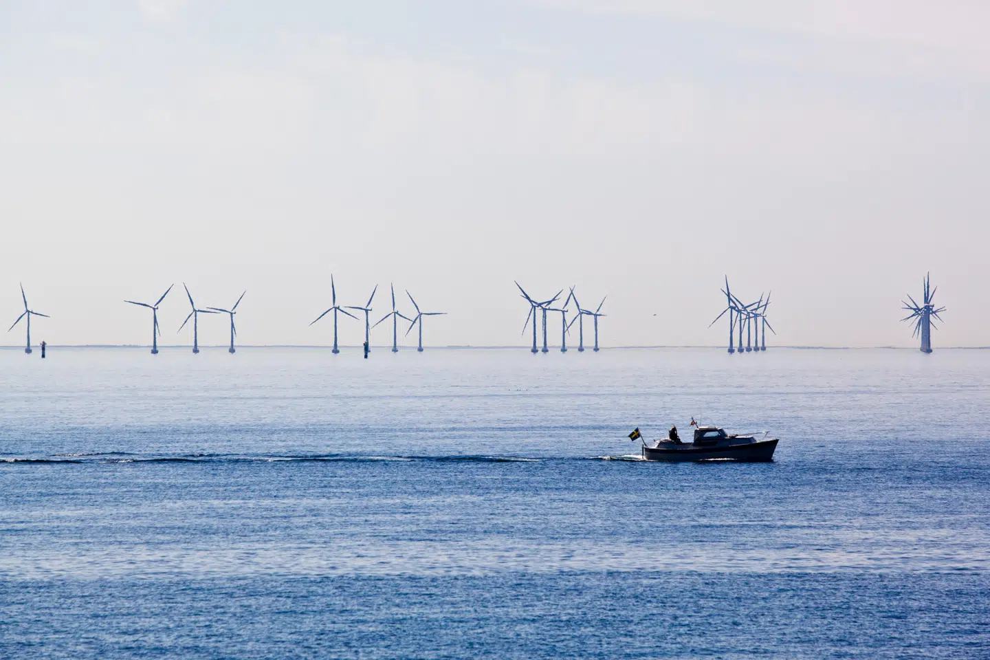 »Udviklingen over de seneste år har gjort strøm fra vindmøller og solceller markant billigere, mens gas er blevet meget dyrere,« skriver Kristian Jensen fra Green Power Denmark.