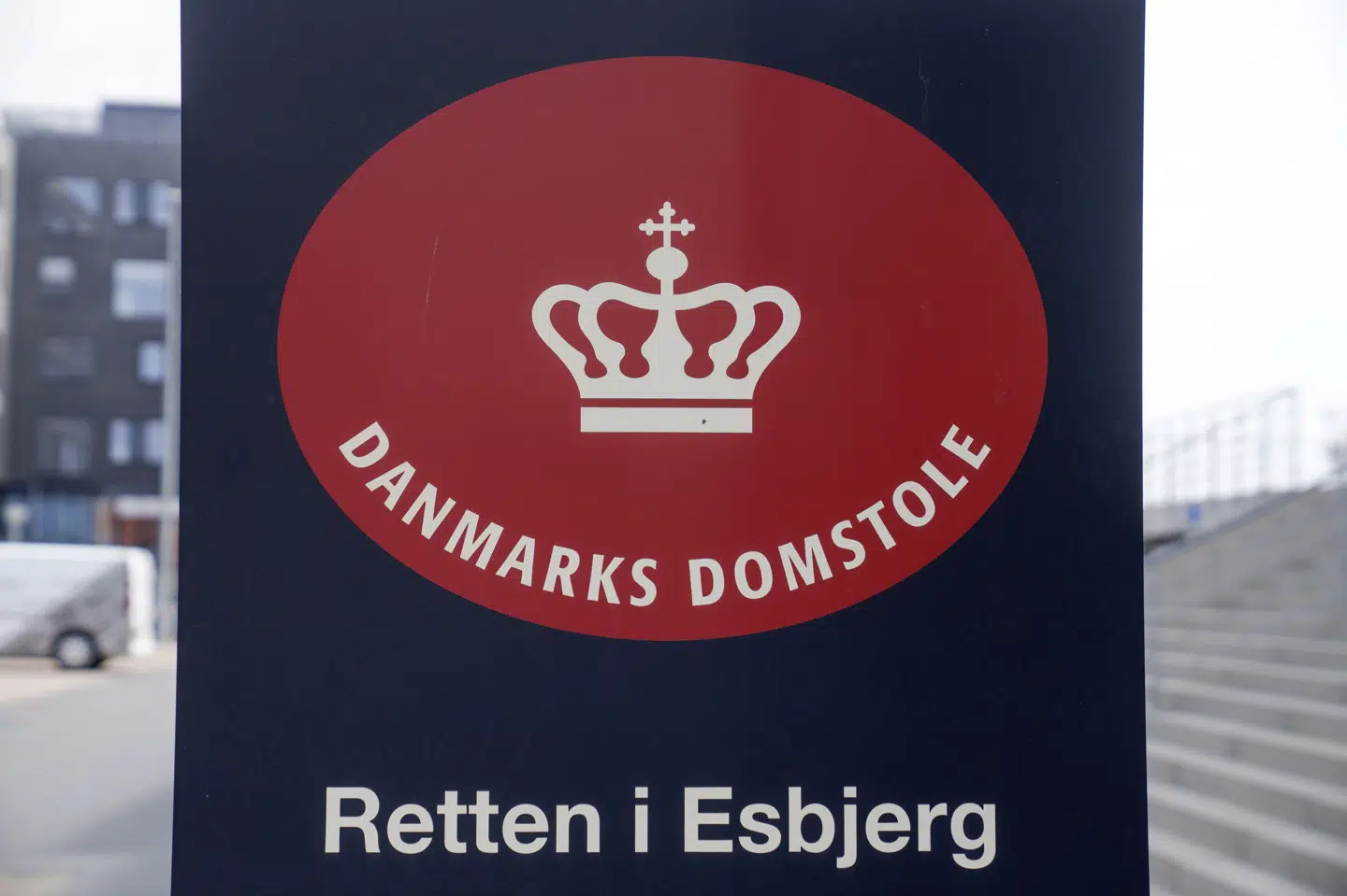 En 24-årig mand har mandag erkendt, at han sidste år stak sin bror ihjel med kniv i Vejen. Han skal anbringes på en psykiatrisk afdeling, har Retten i Esbjerg besluttet. (Arkivfoto).