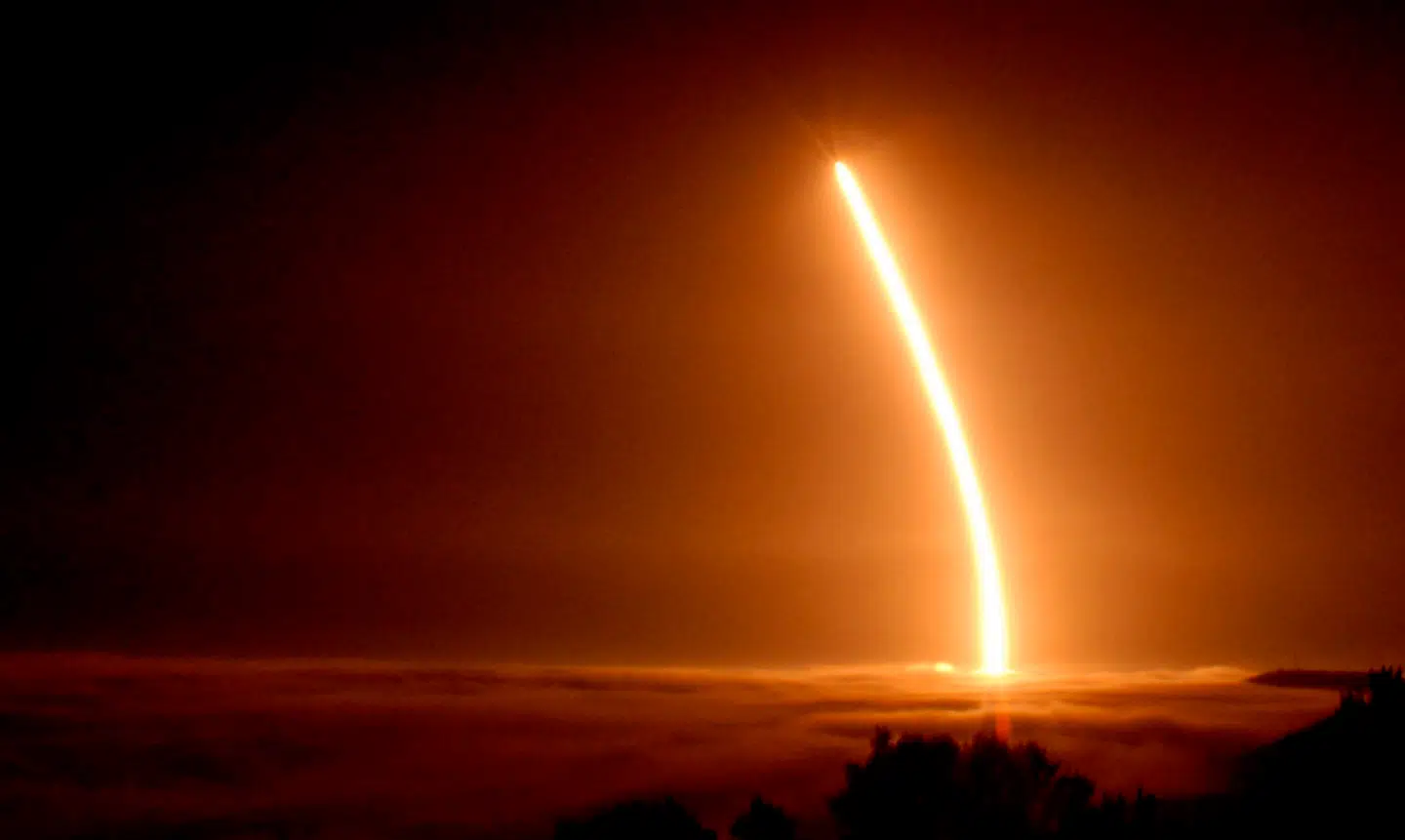 Et billede af en amerikansk affyring i 2008 af det ballistiske missil Minuteman, som kan bære atomsprænghoveder. Men nu bør vi droppe tanken om en amerikansk atomparaply, siger norsk oberstløjtnant.