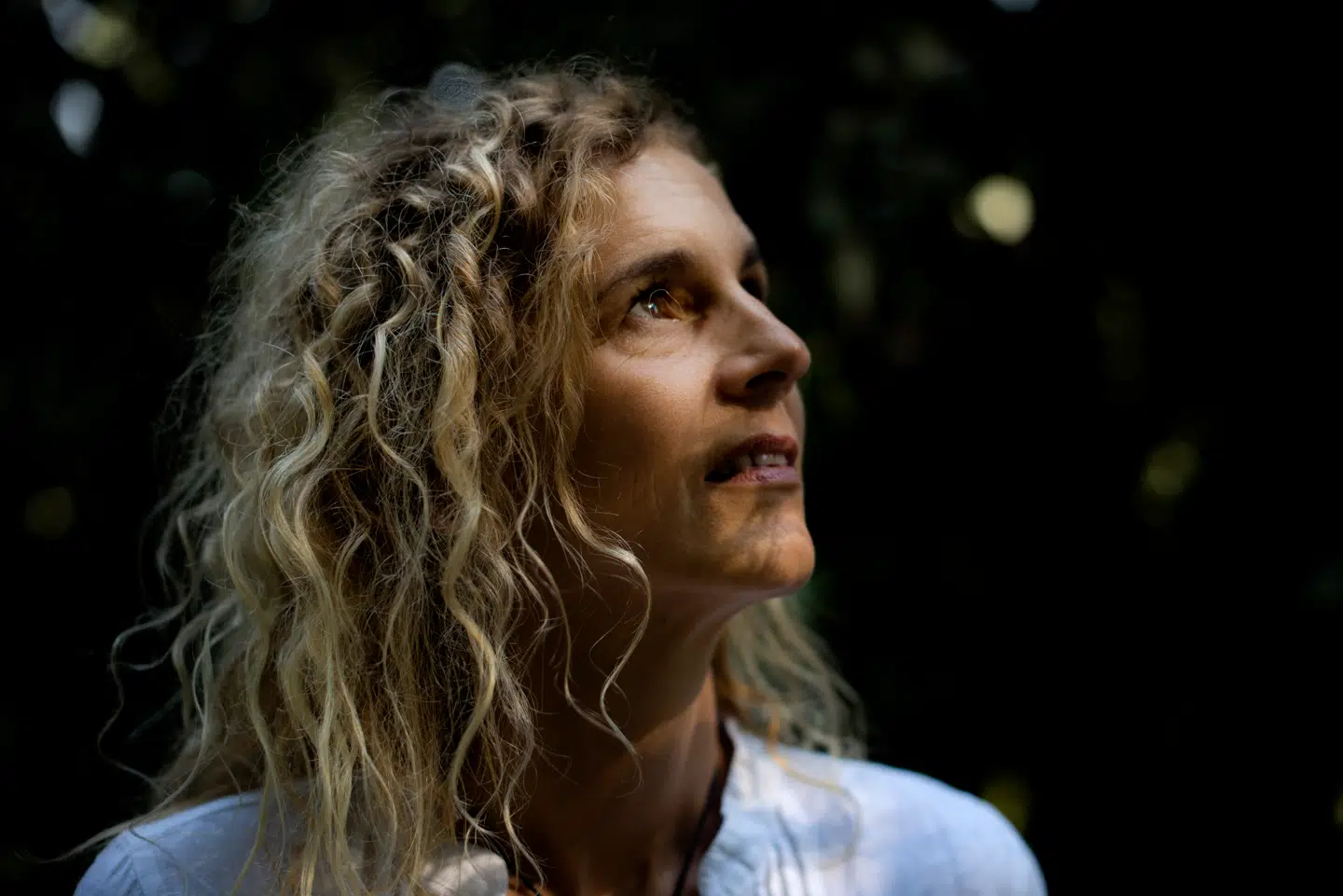 Franske Delphine de Vigan fik sit store internationale gennembrud med den autofiktive roman »Alt må vige for natten«, der udkom på dansk i 2013. »Smukke mænd« er en tidlig roman, og den kan slet ikke leve op til bestselleren.