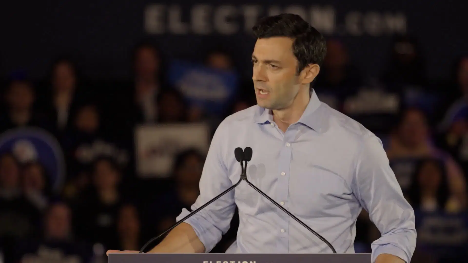 Fra scenekanten »knuste« han Trump med en ondsindet analogi: Nu bliver den demokratiske senator nævnt som mulig præsidentkandidat