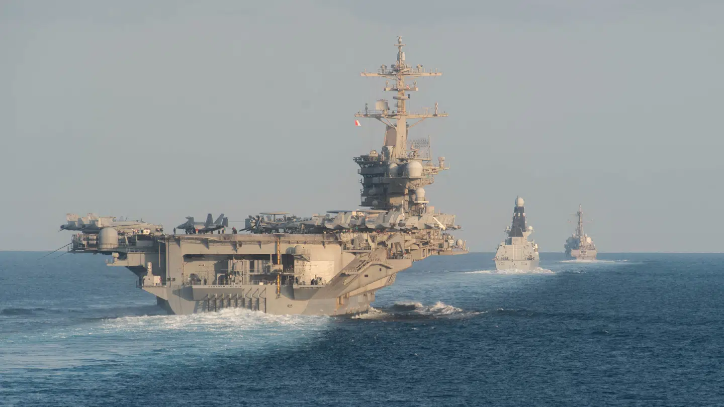 USS Abraham Lincoln-hangarskibet med følgedestroyere ankom i januar til Det Arabiske Hav nær Iran. Her ses et billede fra 2019.