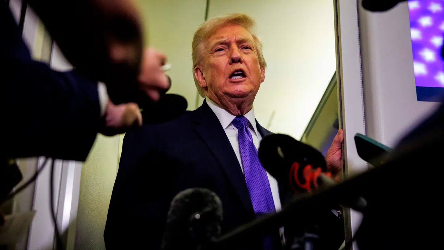 Donald Trump ombord på Air Force One.