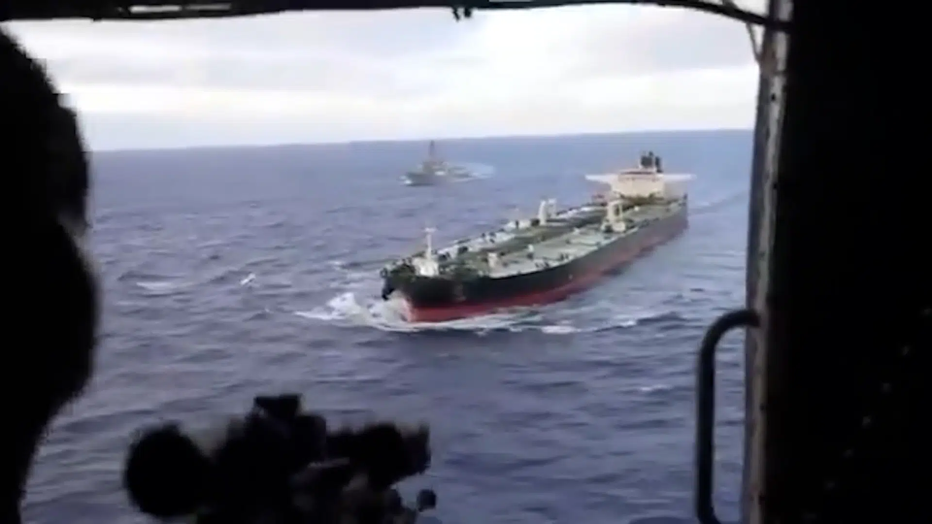 Amerikansk flåde bordede sanktioneret olietanker efter længere jagt