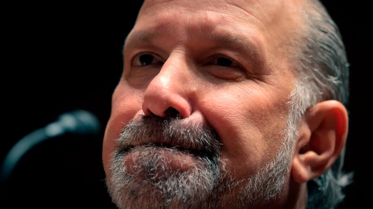 Ved en høring i Senatet tirsdag, indrømmede USAs handelsminister, Howard Lutnick, at han med sin familie har været på Jeffrey Epsteins ø.