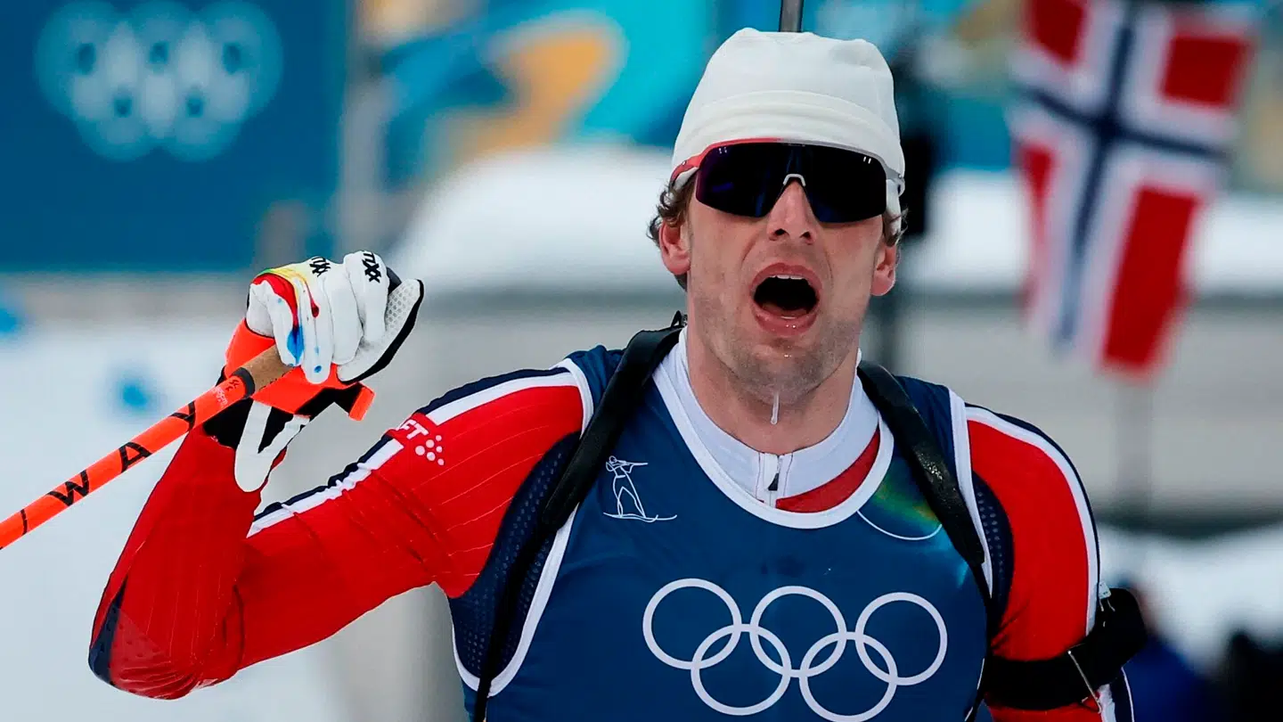 Sturla Holm Laegreid jublede, da han løb over målstregen efter 20 kilometers skiskydning. Kort efter brød han grædende sammen.