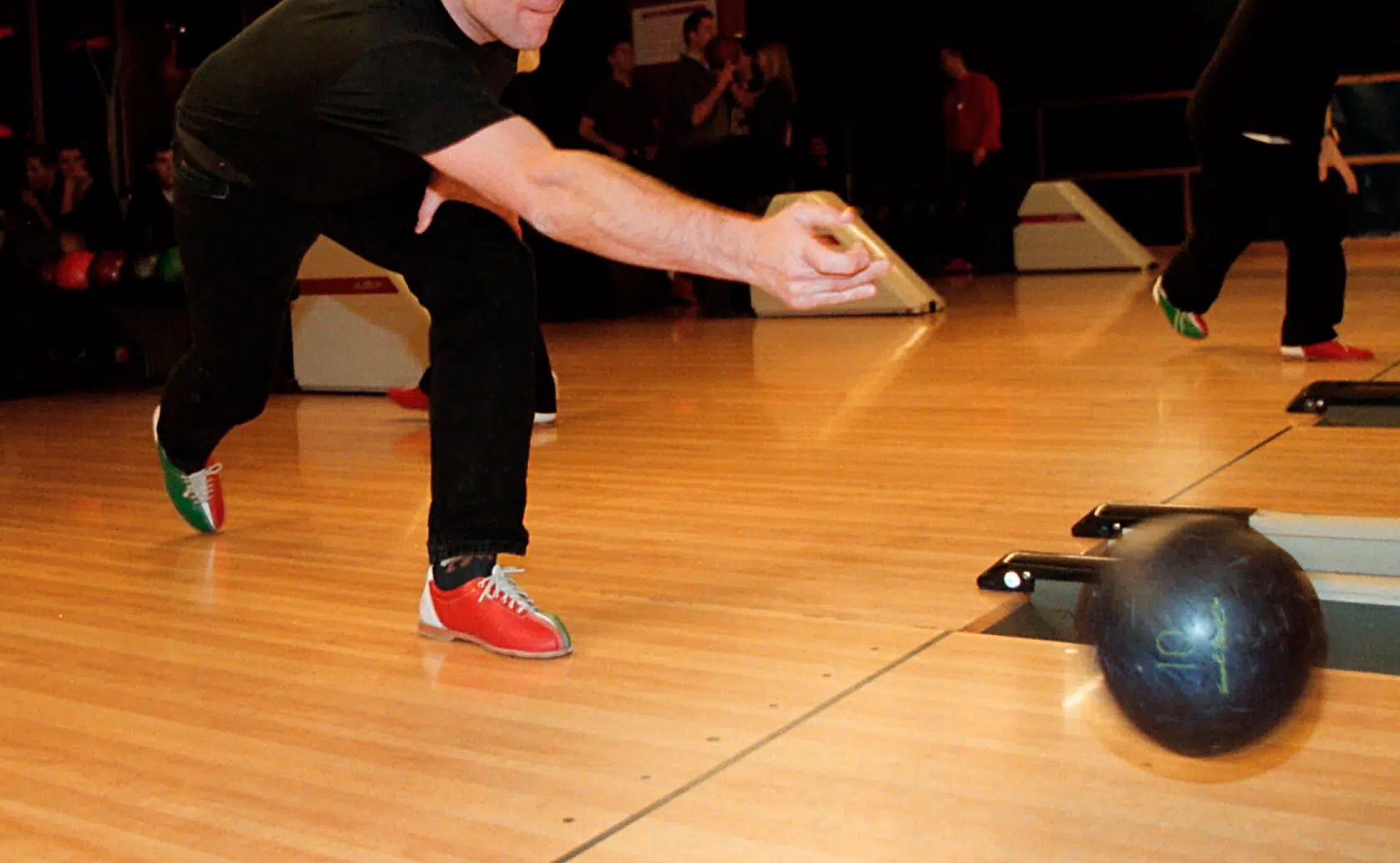 Ikonisk bowlingcenter i problemer – får bøde efter fund af gnaverlort