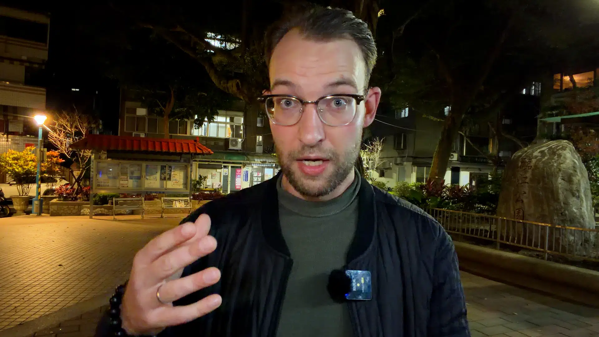 Vestlige kvinder vil »omvende sig« og blive kinesere. Men alt er ikke, som det ser ud