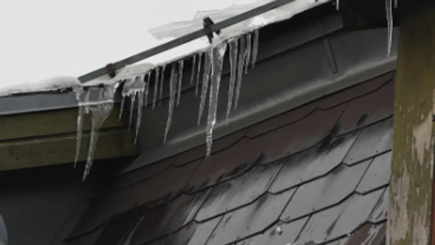 Politiet advarer nu mod nedfaldne istapper.