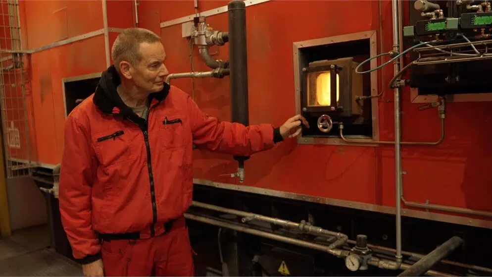 Kaos på varmeværker: Kæmpede flere nætter for at holde radiatorerne lune