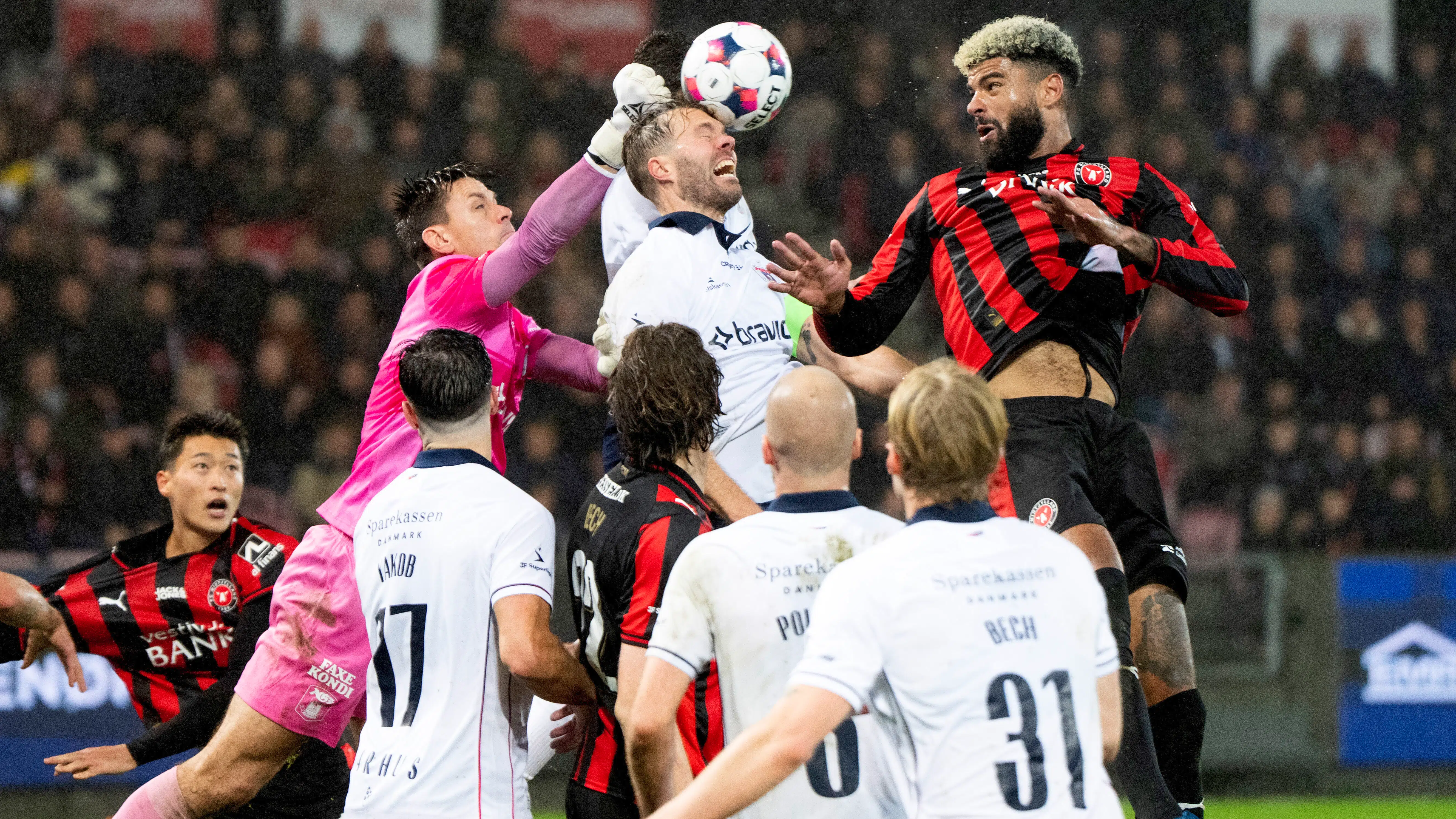 Kommer med uforbeholden undskyldning til B.T.s lyttere: 'Beklager derude'