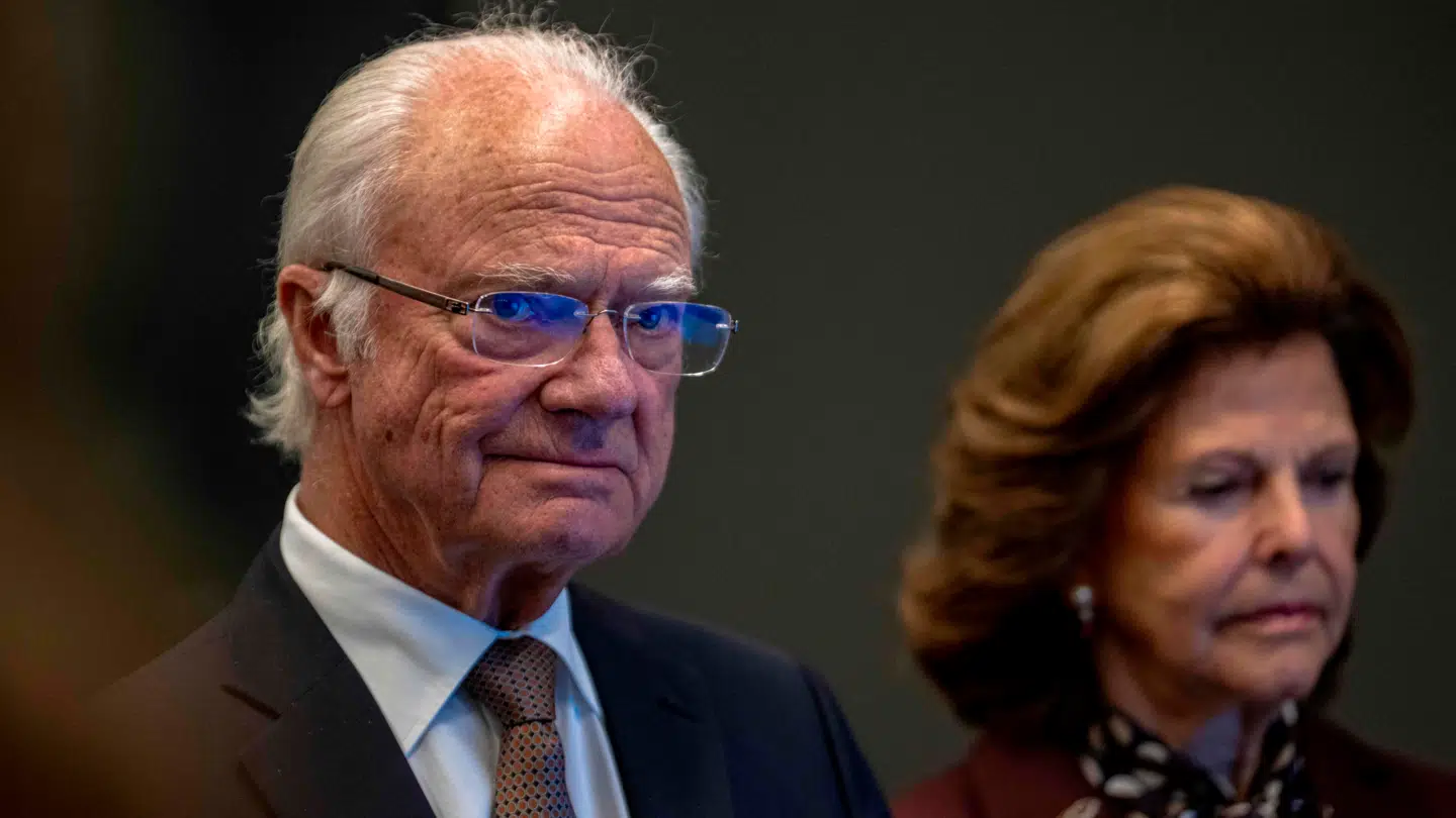 Konge Carl Gustaf har i en pressemeddelelse sendt sine varmeste kondolencer efter det dødelige skoleskyderi i Tumbler Ridge i Canada, der kostede 10 personer livet.