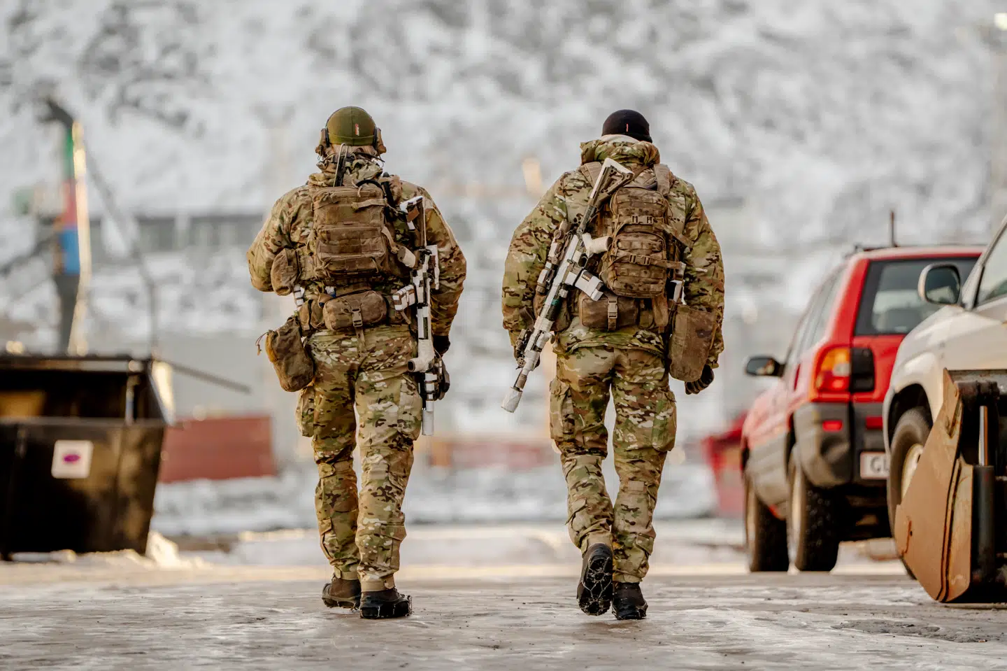 Hundreder af danske og udenlandske soldater har i ugevis øvet forskellige steder i Grønland. De har blandt andet øvet bevogtning af kritisk infrastruktur og havnen i Nuuk.