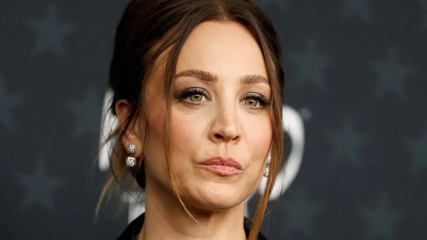 Kaley Cuoco, der er kendt fra 'The Big Bang Theory' sover ikke i samme seng som sin mand.