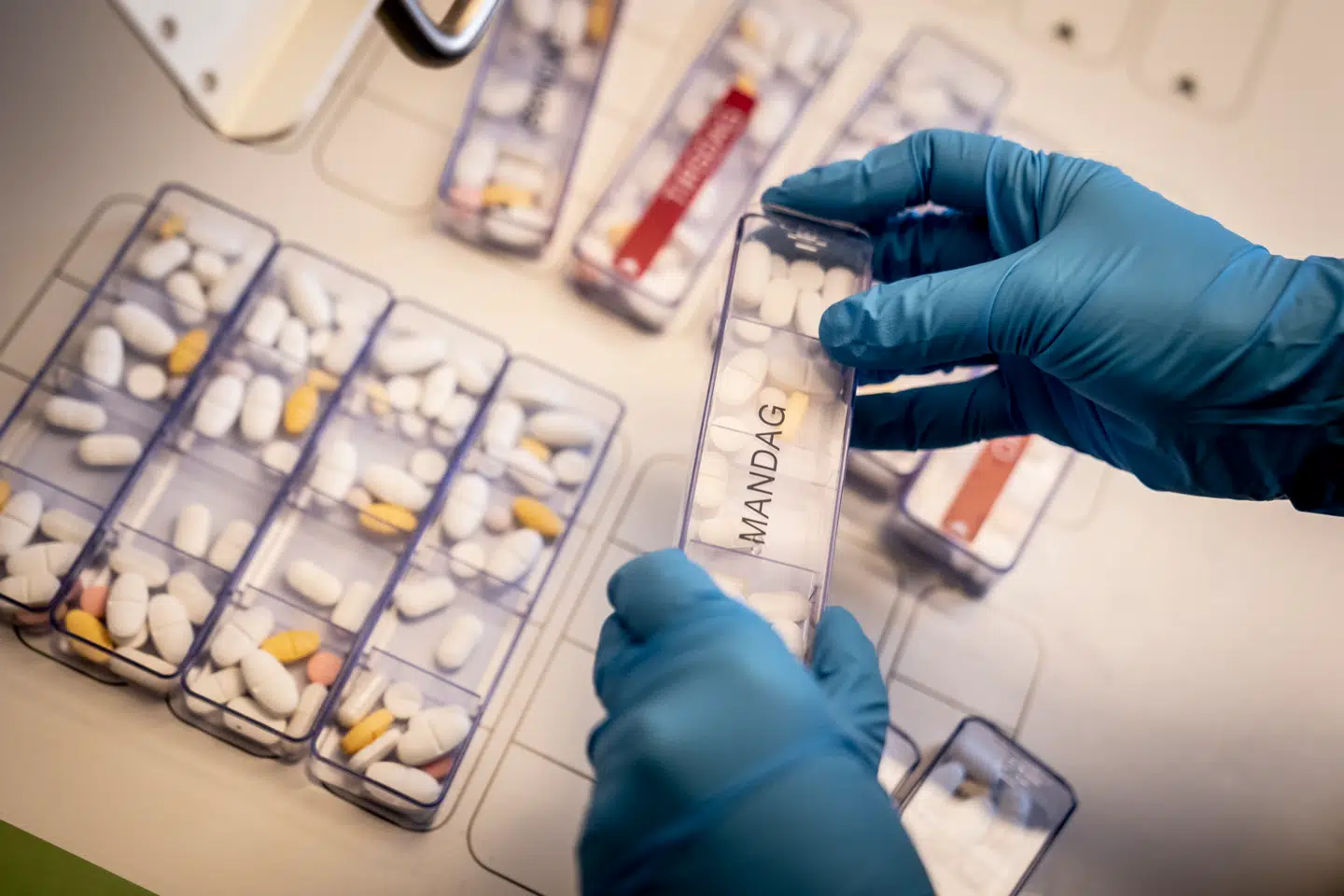 Medicinalselskaber vil i fremtiden tænke sig om to gange, før de lancerer nye, innovative lægemidler i Danmark eller giver store, hemmelige rabatter. Det vurderer både Danske Patienter og Lægemiddelindustriforeningen, Lif, efter at Trump-regeringen har udpeget Danmark som én af syv »most favored nations«, når det gælder lave medicinpriser inden for det statslige forsikringsprogram, Medicaid.