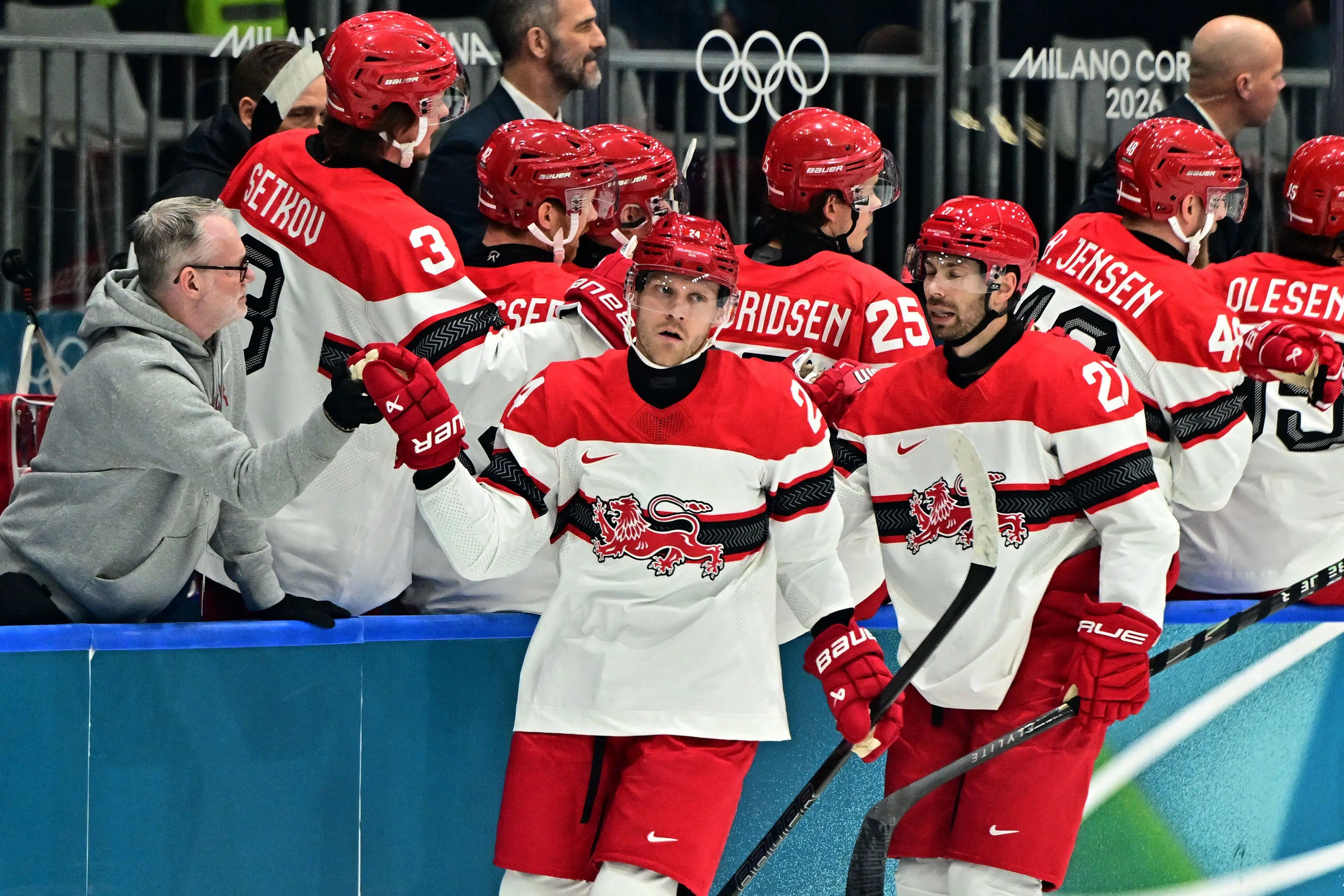 Tyske stjerner sænker ishockeylandsholdet i OL-premieren