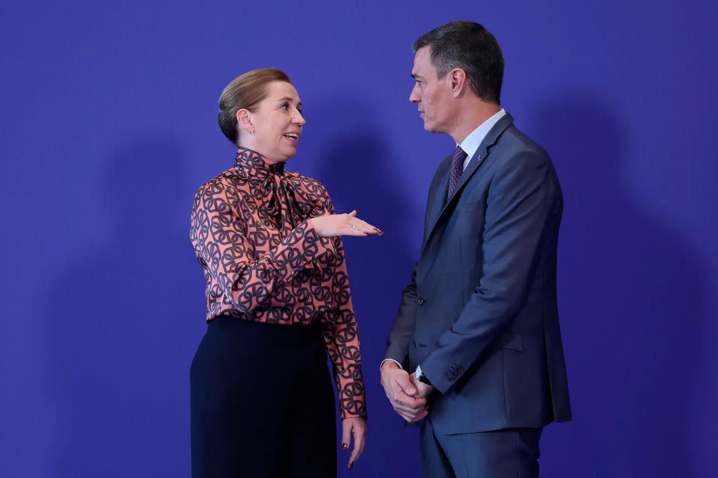 Selvom både Mette Frederiksen og Pedro Sánchez er socialdemokrater, så er der væsentlig forskel på de to regeringschefers udlændingepolitik.