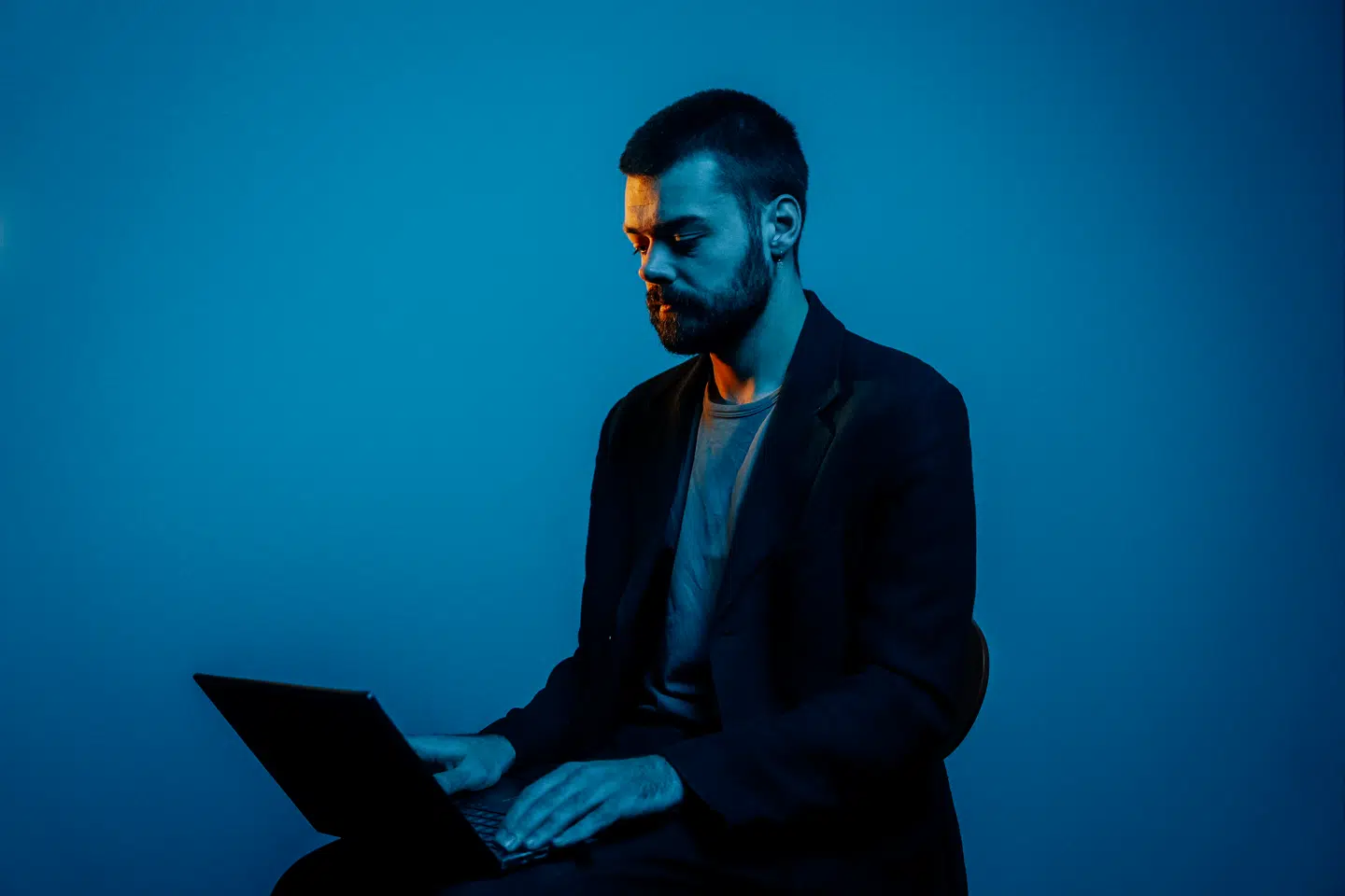 I to dage var Berlingske-journalist Christoffer Løntoft Baun uden amerikansk tech. Noget var ligetil, andet var næsten umuligt.