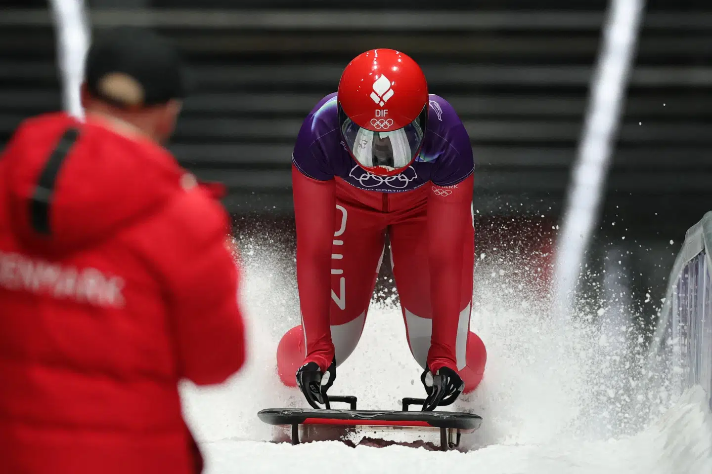 Nanna Vestergård Johansen har nu været igennem de to første gennemløb i skeleton ved vinter-OL. Lørdag venter de to sidste gennemløb.
