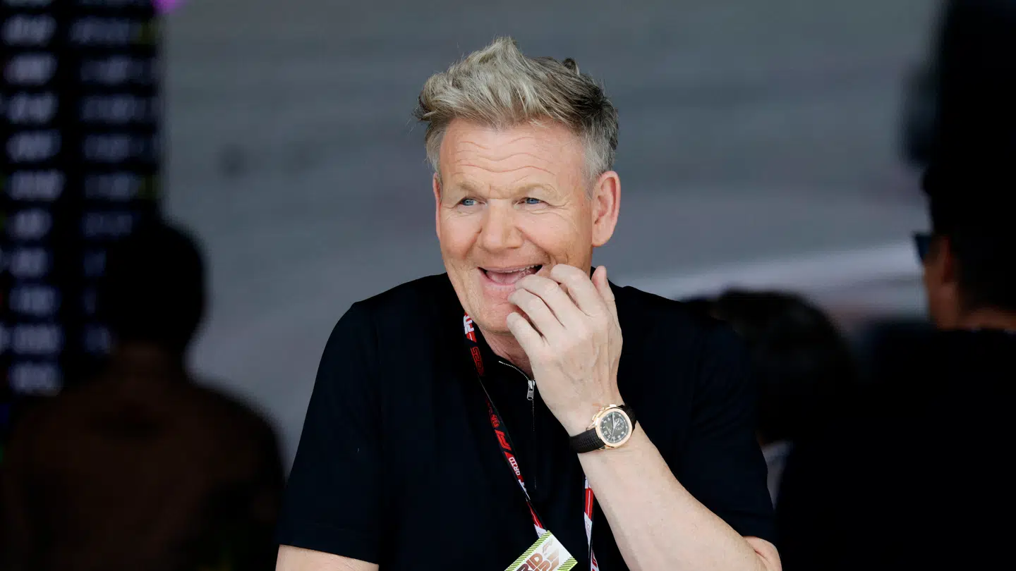 Den mangeårige ven af Beckham-familien tager nu bladet fra munden i omdiskuteret familiedrama.