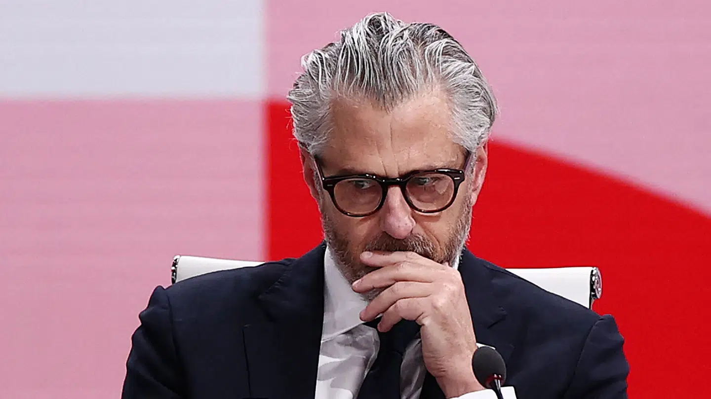 Casey Wasserman fortsætter i bestyrelsen for OL 2028 i Los Angeles, selvom han nu har set sig nødsaget til at forlade og sælge sit før så anerkendte talentbureau.