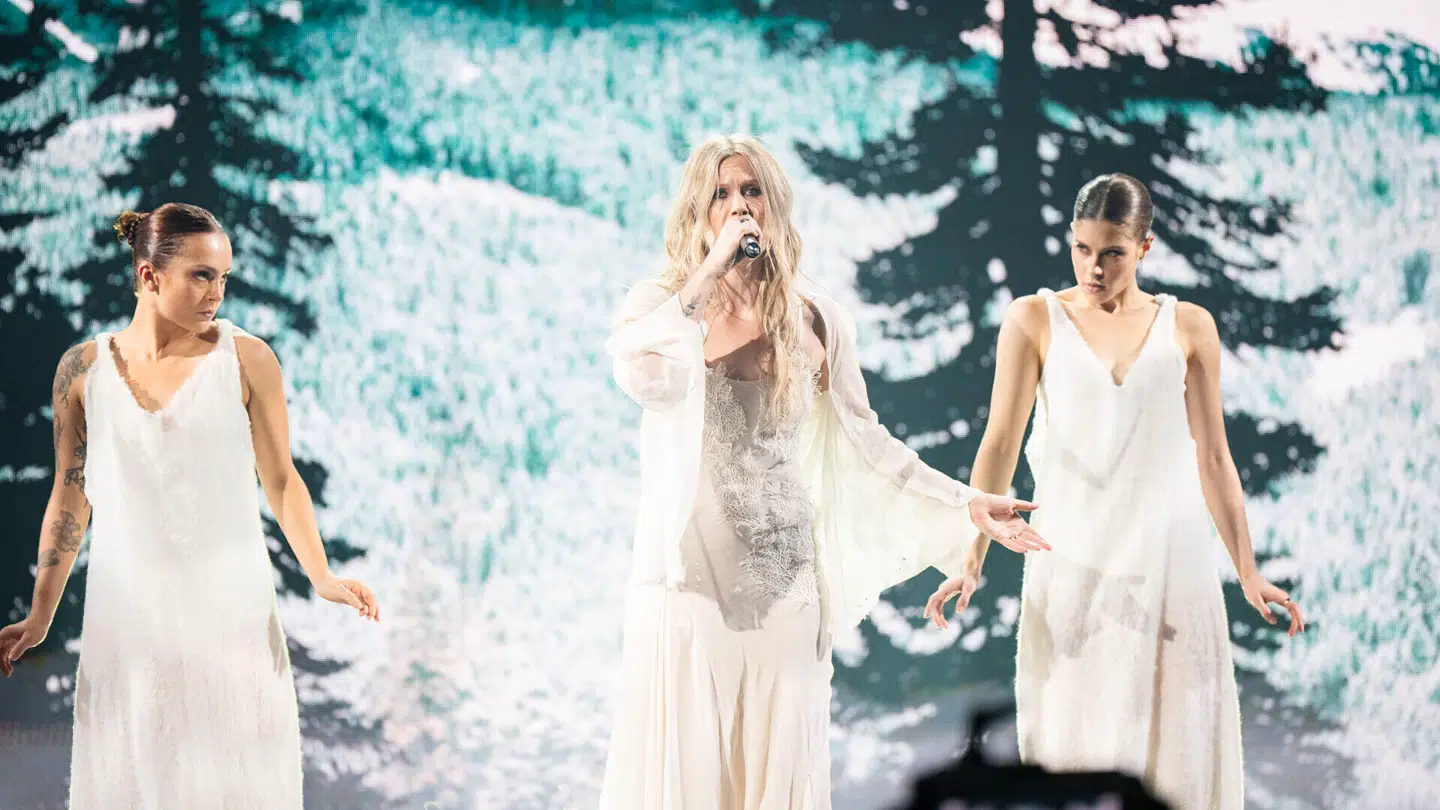Myrkur stillede op med sangen 'Touch my love and die'.