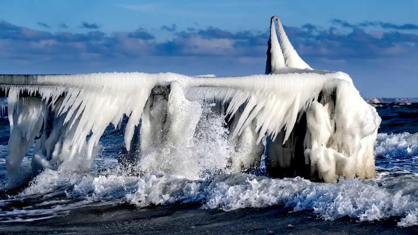 Januar i år blev den koldeste måned i 16 år - og det kolde vejr ser ud til at fortsætte i næste uge.
