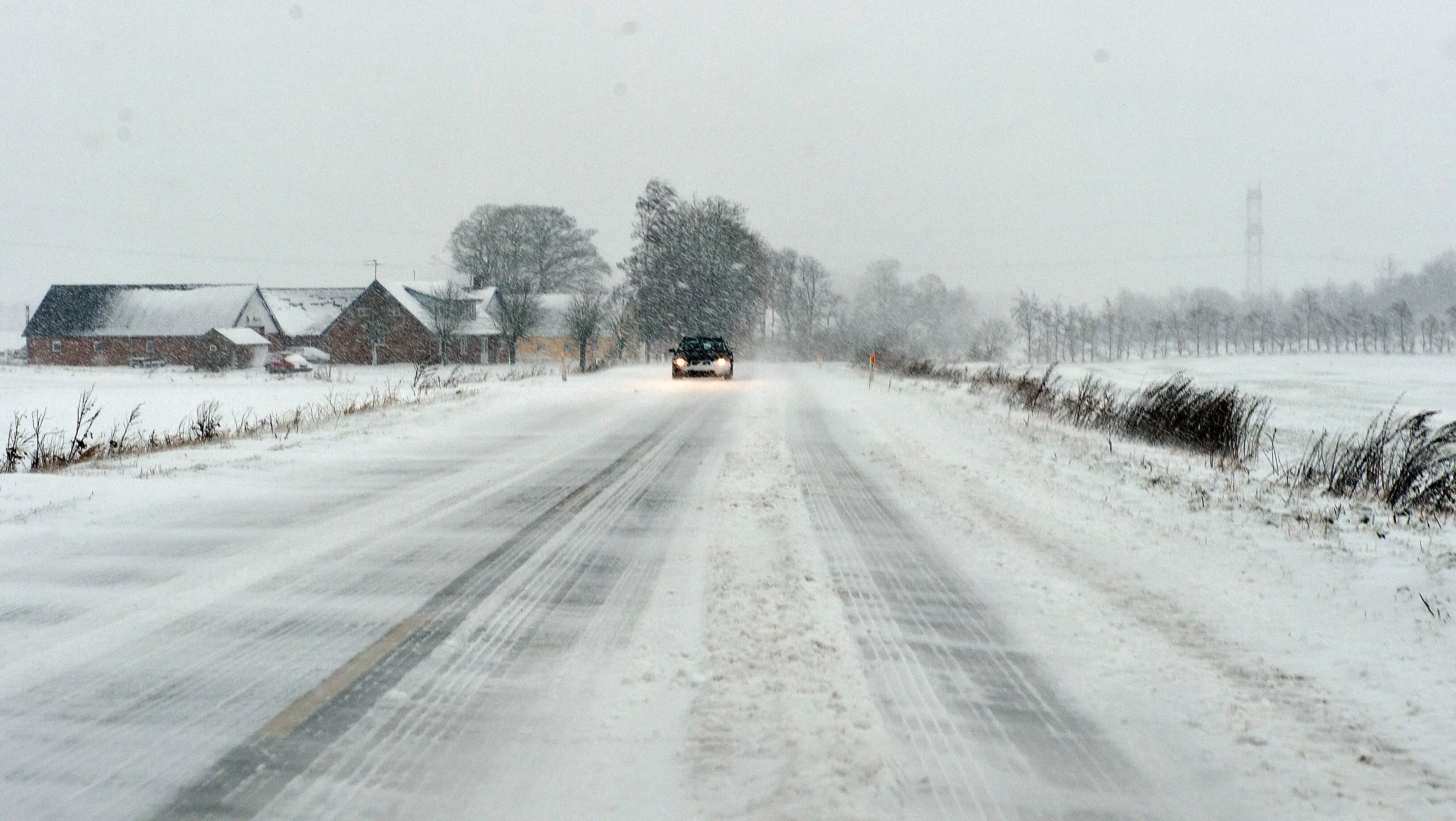 Vejdirektoratet advarer: Isglatte veje flere steder i landet