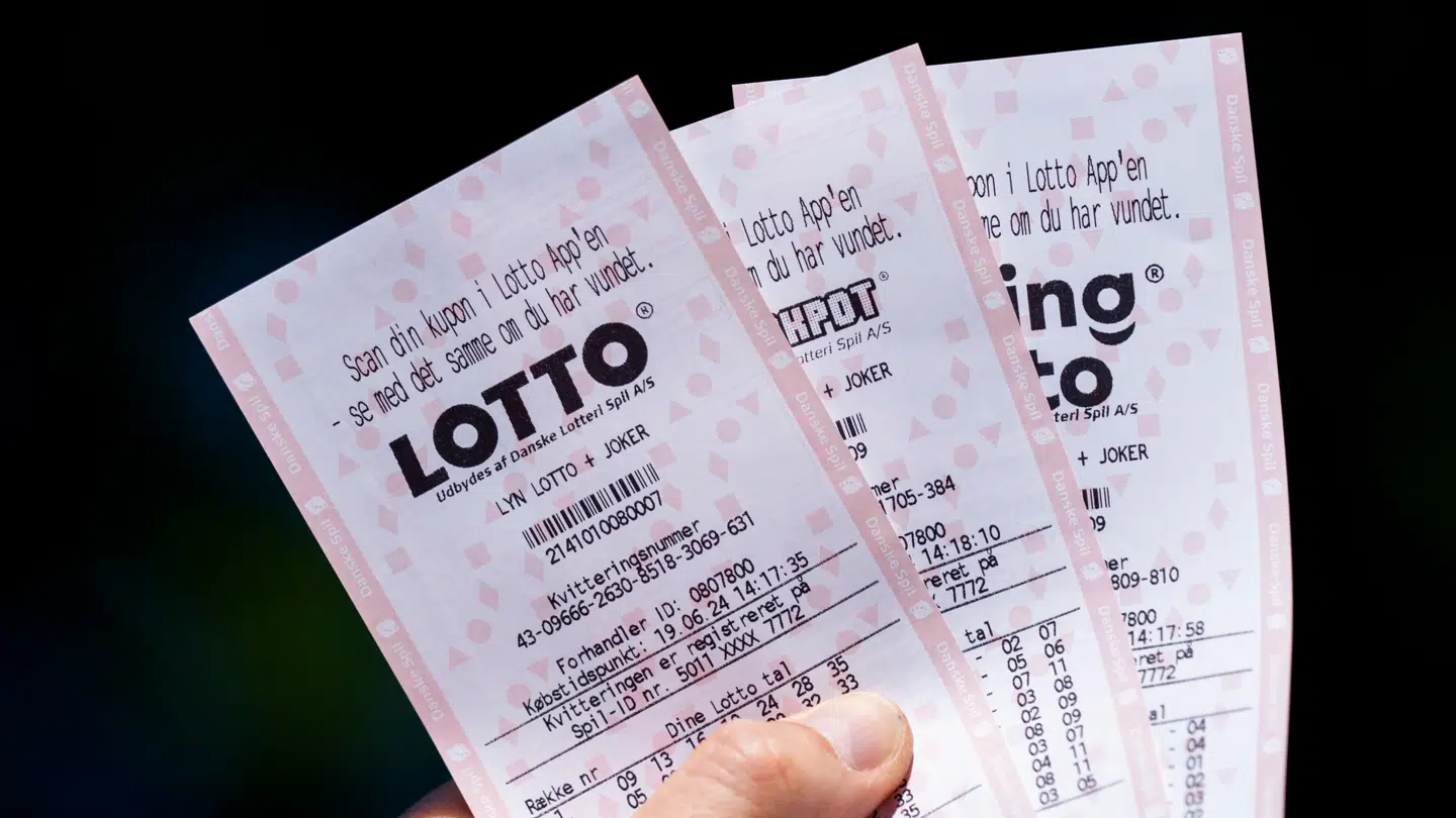 Hele tre danskere blev millionærer lørdag aften.