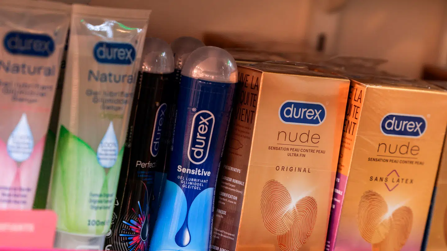 Forbrugerrådet har testet 43 forskellige glidecremer og advarer imod syv, der indeholder sundhedsskadelige stoffer. Durex på billedet er dog ikke blandt de syv.