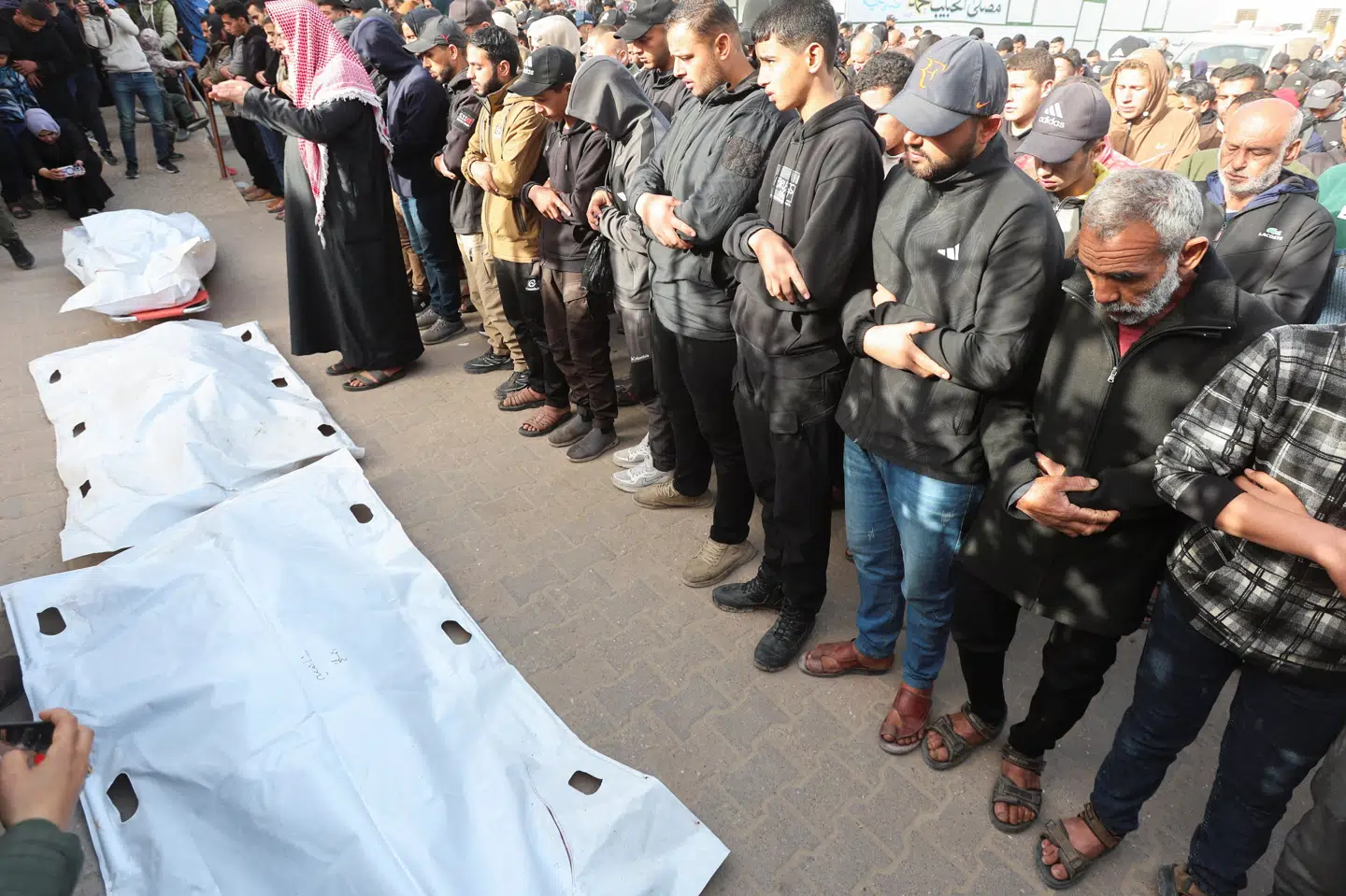 Begravelsen af palæstinensere dræbt i israelske angreb i løbet af natten i Khan Younis 15. februar. (Arkivfoto).