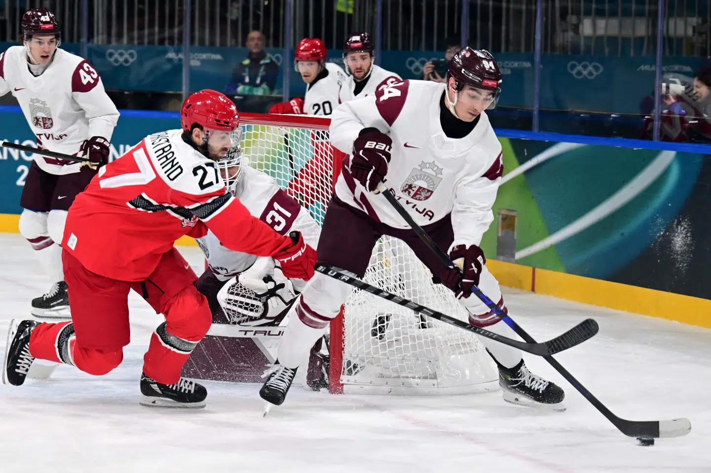 Oliver Bjorkstrand sled og slæbte for at komme til chancer mod letterne.